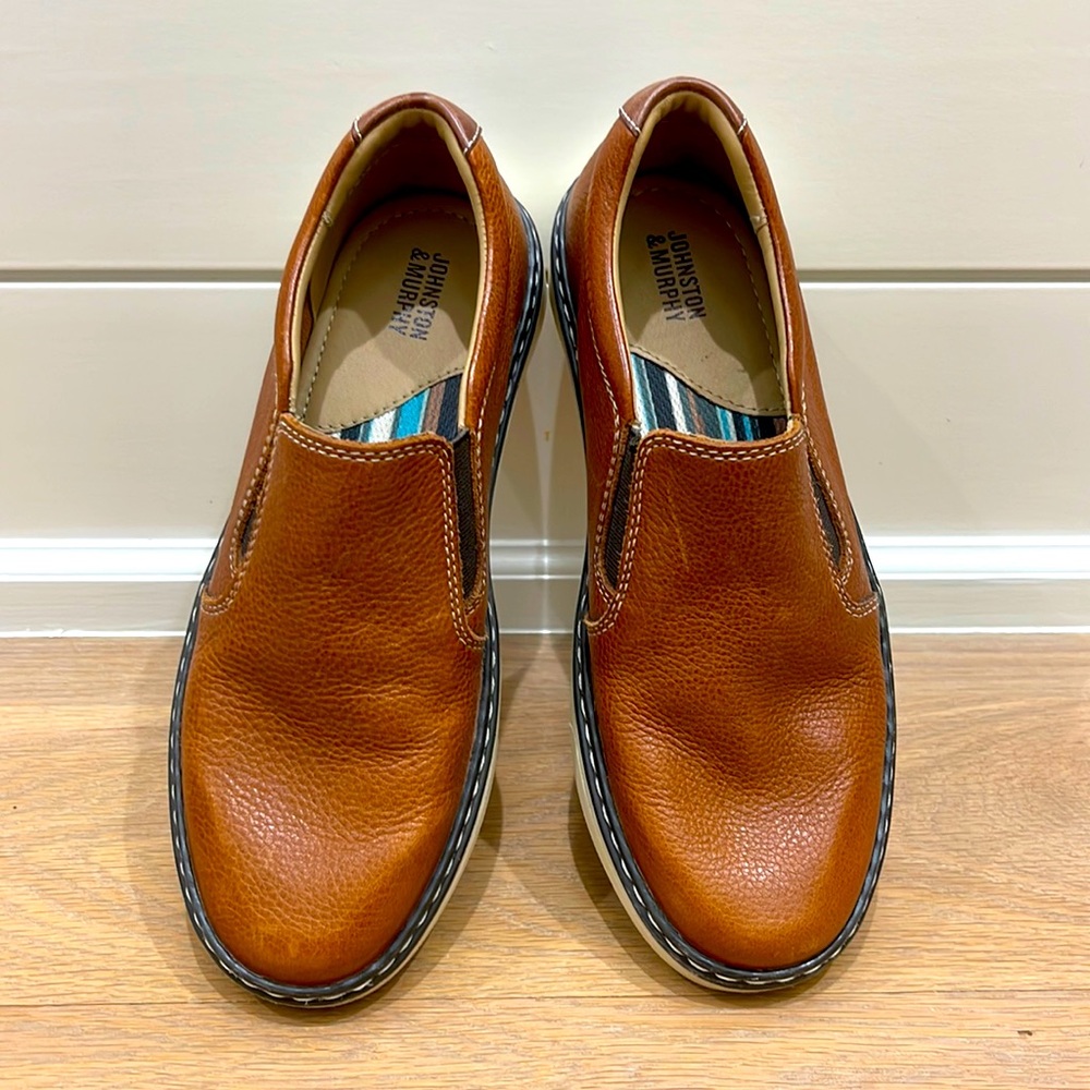 Johnston & Murphy Brown Leather Loafers. Size 2
